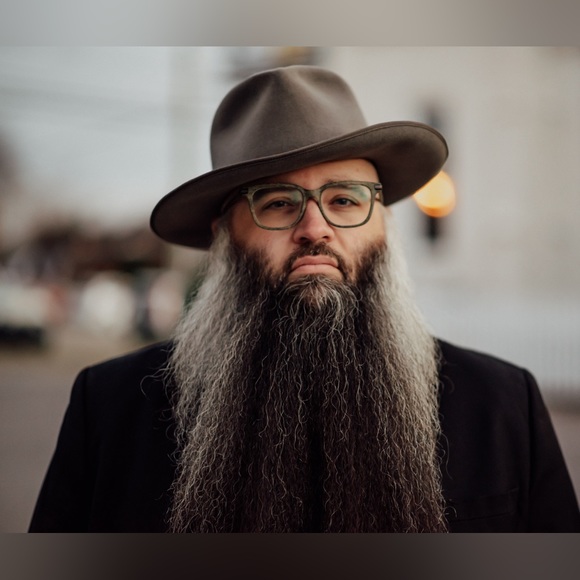 Meet your Posher, Caleb - Picture 2 of 2